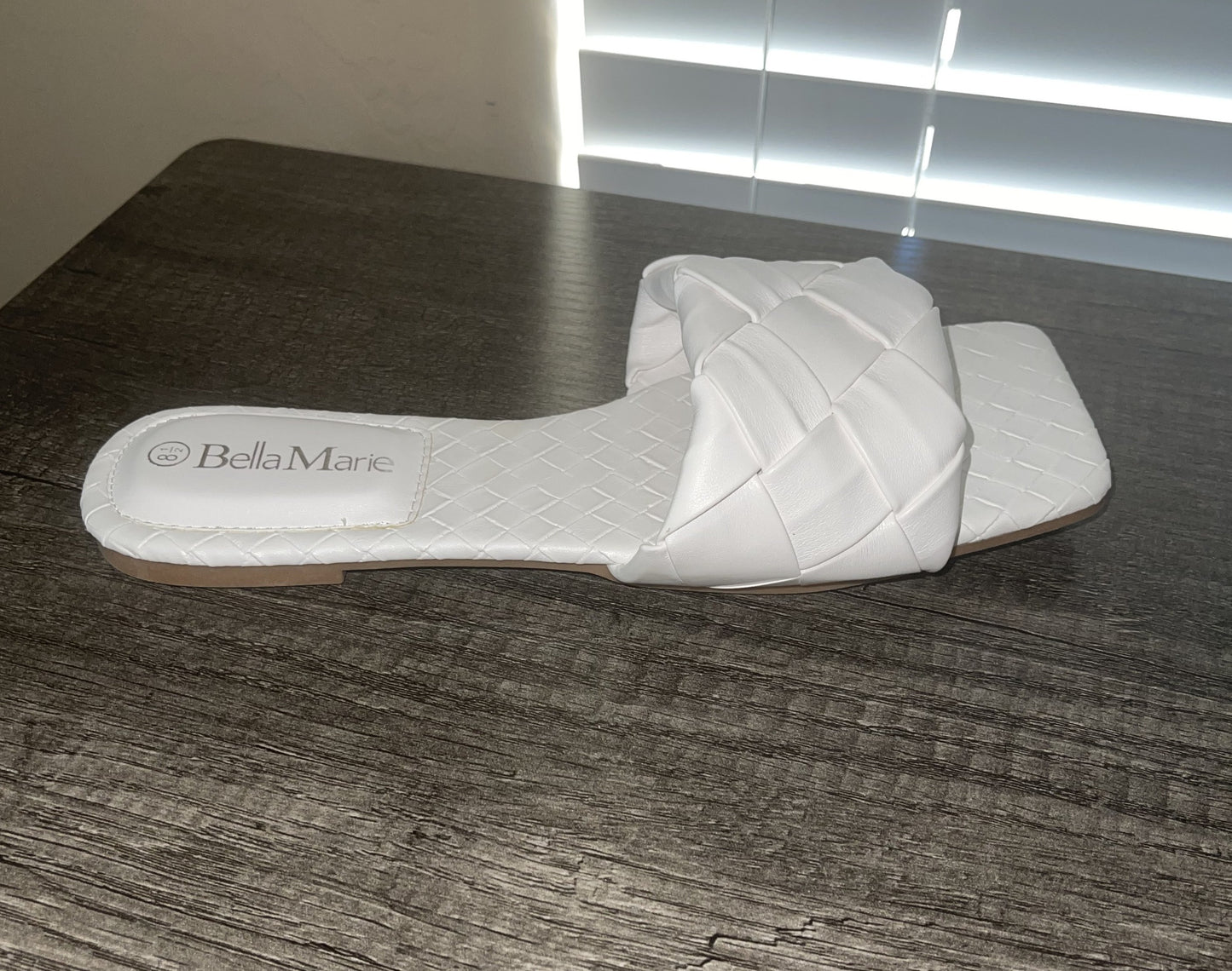 Cassie Slides - White