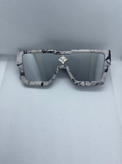 Louis Vuitton Cyclone Grey Marble Sunglasses Light Grey Acetate. Size W